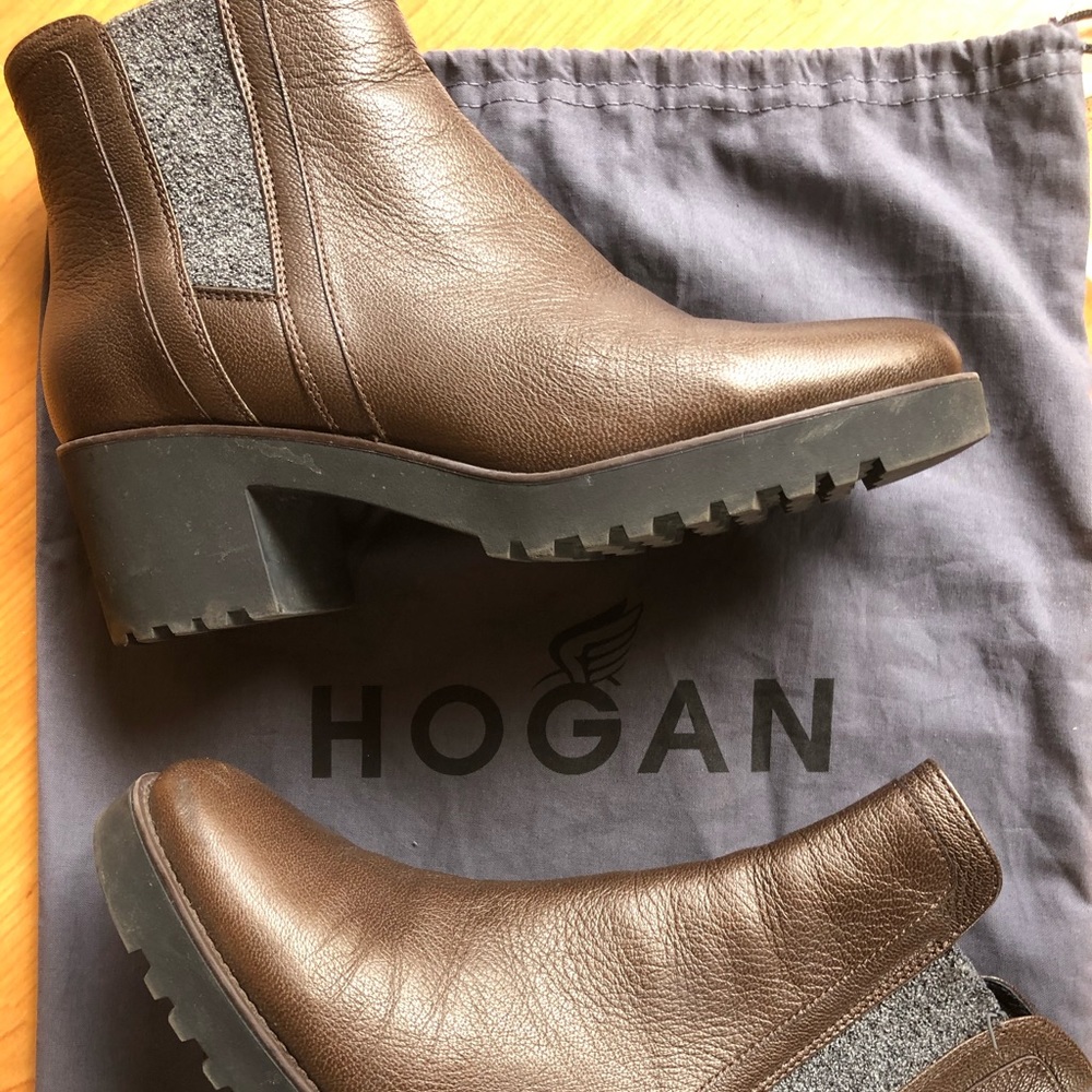 Hogan brown booties.
